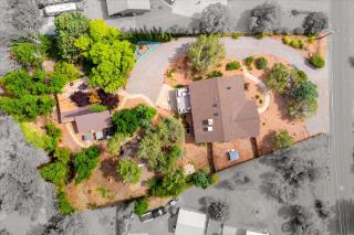 Huge Sedona Compound Gym Two Spas Casitas Pond - 1