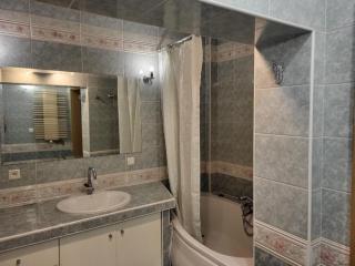 Large room with wardrobe space - Warsaw - 2