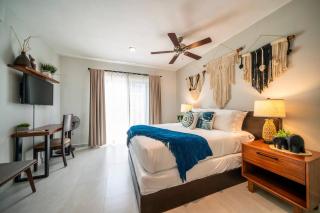 Modern Penthouse with 2 Bedrooms & Pool - Exquisite Bargain Priced - At Margaritas II - Playa del Carmen - 1