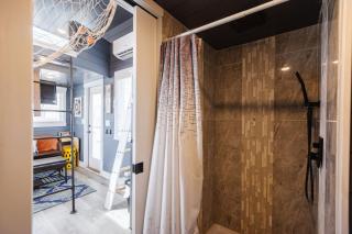 Under The Sea Tiny Home - Apple Valley - 2