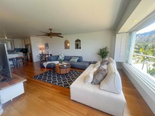 Sleek Oceanside Oasis 1-Bedroom CS condo - Honolulu - 3