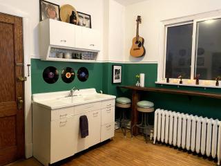 Friendly Rock ’n’ Roll Retreat - Berwyn - 3