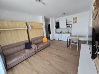 NEWBORN Apartments Lungomare Vlore - Vlora - 8