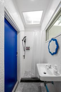 Blue House 191 Hometel - 3 mins to BTS Saphan Taksin - - 8
