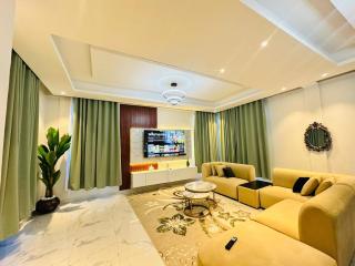 Royal Micnic Homes-Sea view,Family - Dar es Salaam - 0