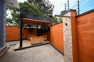 Cascade Cove Kampala -Jacuzzi - Gazebo with Fountain - Kampala - 4
