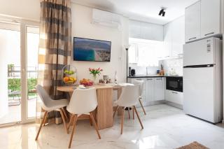 Stylish Seaside Apartment-Just 50m from the Beach - Loutraki - 3