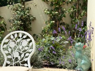 Rare, private garden, Monaco border, 1 bedroom - 3