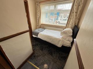The Prince of Wales Inn - Tredegar - Nant-y-bwch - 3
