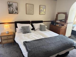 The Prince of Wales Inn - Tredegar - Nant-y-bwch - 8