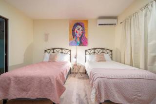 Condo Verde Oasis - Central 2 bedroom with pool, gym, private terrace - At Veranto Condos - 3