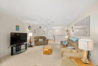 Cozy Ocean Condo with Pool & More - 6