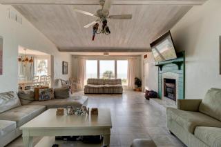 Direct Oceanfront Massive Home with Private Beach Walkway - Daytona Beach - 2