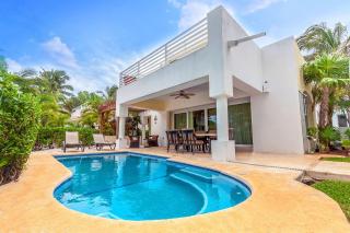 Villa with 4 Bedrooms - Spacious Oceanview with private Pool At Playacar Phase I Pura Vida - 0