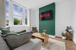 Your Whitefield Escape - Cozy 2BR, High-speed WiFi & Parking - Whitefield - 0