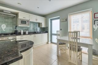 Marina Retreat - Swansea - 6