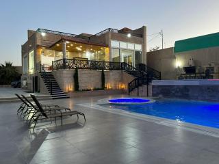 The Royal Chalet - 5