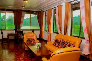 Bunyonyi Safaris Resort - 6