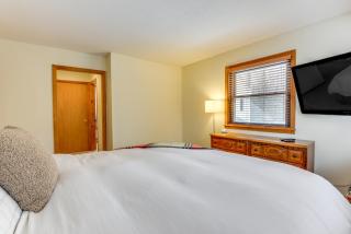 3 min to Mt Snow with FREE Shuttle! Family-Size fun, Wood fireplace, 2 living rooms, Arcades - Dover - 8