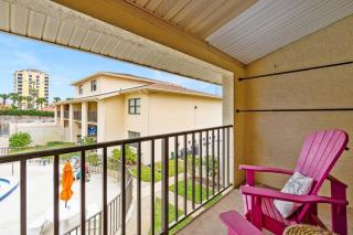 Island Time Oasis Pool Walk to Beach & Balcony - Daytona Beach Shores - 1