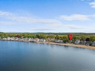 Beachfront Apartment - 8 min from downtown - New Haven - 4