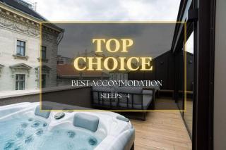 Designer City Oasis 5 star Location Hot Tub View - 0