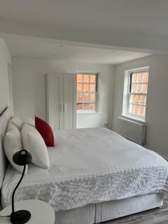 Yugogo One-Bedroom Apartment 37 London Road - Saint Albans - 1