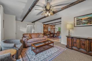 Otter Manor - Wifi - Fire Pit - Gameroom- Grill - Private Trail - Berkeley Springs - 6