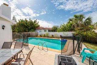 Large pool home & blocks away from the beach - Daytona Beach - 3