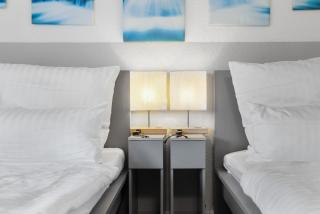 DG - Einfach aber sehr komfortabel - Wohnung für bis zu 12 Personen - Gruppen, Messe, Monteure, Studenten - Voll ausgestattet - 3 Smart-TV 55 Zoll Netflix, 1000 Mbit WLAN, voll ausgestattete Küche - Duisburgo - 1