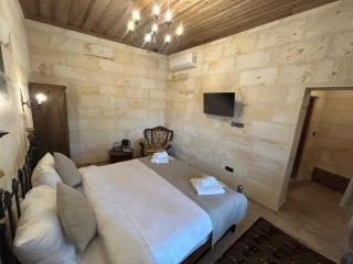 Library Cave House - 4