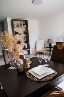 Neue moderne Wohnung,74qm,Balkon,Kingsize Boxspringbett - Ofemburgo - 0