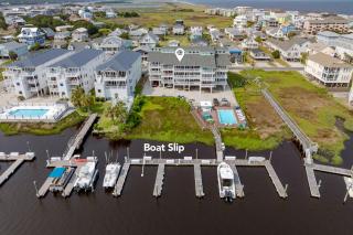 Reel Time Off NEW 3BR 3BA Pool Boat Slip Gear Walk to Beach - Carolina Beach - 1