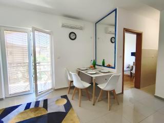 Apartments Skipper bay Baosici - Baošići - 8