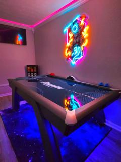 Hot Tub Massage Pinball Stylish! By The Greene - Kettering - 2