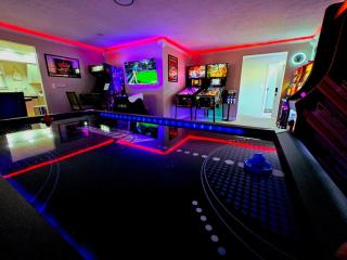 Hot Tub Massage Pinball Stylish! By The Greene - Kettering - 0