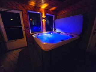 Hot Tub Massage Pinball Stylish! By The Greene - Kettering - 8
