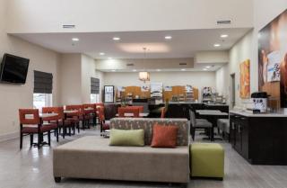 Holiday Inn Express & Suites - 2