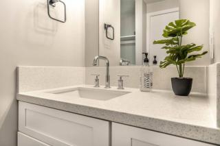 Modern 2 Bed near Rice University - Houston - 4