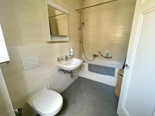 6 minutes walking from Lausanne railway station - 2