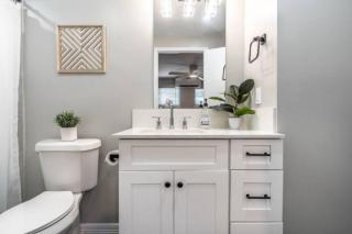 Montrose Stay 1BR Apt Parking Fast Internet - Houston - 2