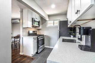 Montrose Stay 1BR Apt Parking Fast Internet - Houston - 1