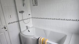 Spencer , 4 bed slp 8 semi in Lee On The Solent - Lee-on-the-Solent - 3