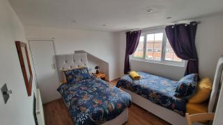 Spencer , 4 bed slp 8 semi in Lee On The Solent - Lee-on-the-Solent - 1