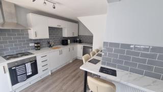 Spencer , 4 bed slp 8 semi in Lee On The Solent - Lee-on-the-Solent - 0