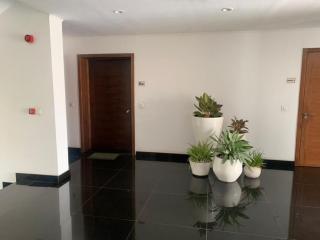 Sloane House - Dawhwenya - 1