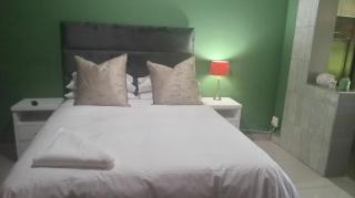 The Golden Palace Guesthouse - Balfour - 0