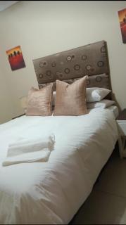 The Golden Palace Guesthouse - Balfour - 2