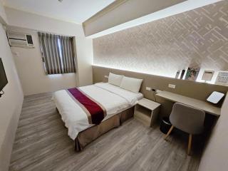 Green Yard Business Hotel - Miaoli - 0