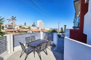 Ultimate Scarborough Entertainer - Perth - 2